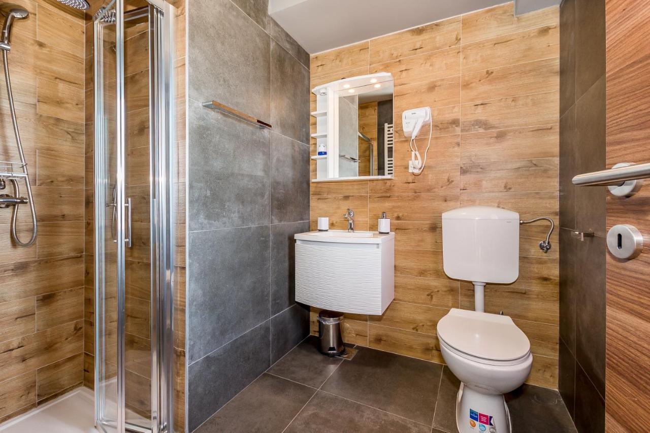Slatki Snovi II Hotel Knin Kültér fotó