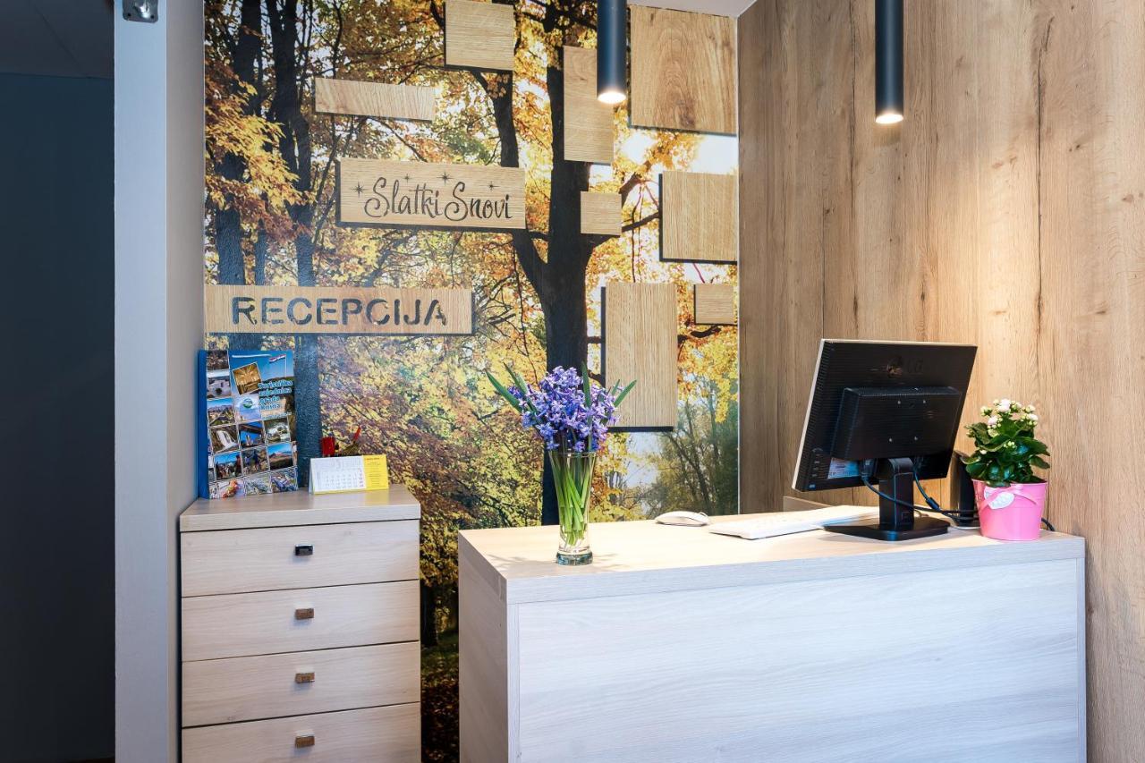Slatki Snovi II Hotel Knin Kültér fotó