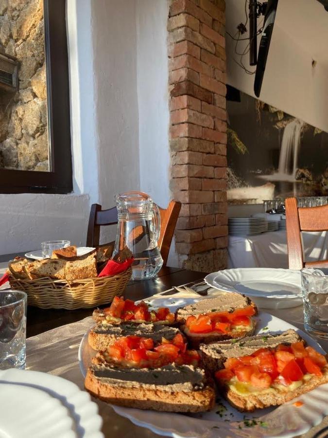 Slatki Snovi II Hotel Knin Kültér fotó